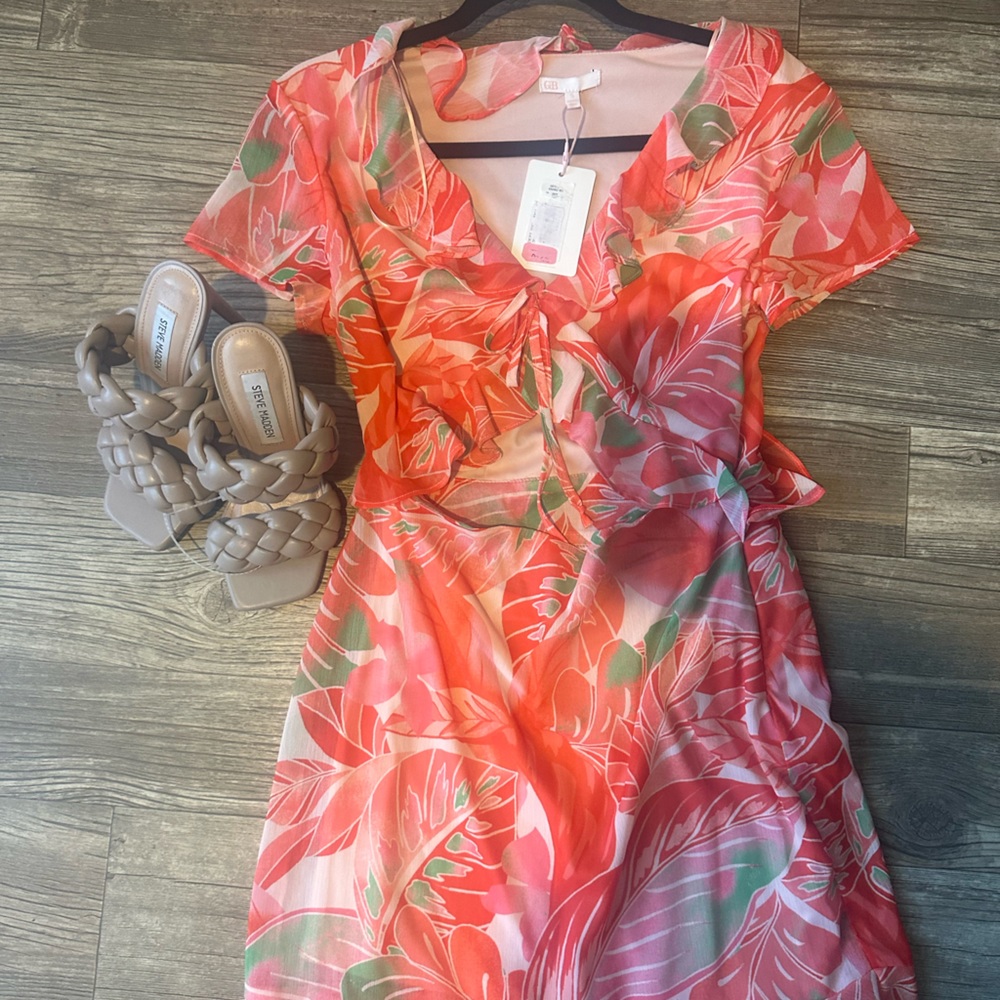 NWT Gianni Bini. Orange floral dress. Size S